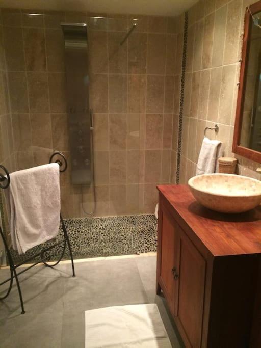 Appartement Sur La Colline Avec Acces Piscine Volx Kültér fotó