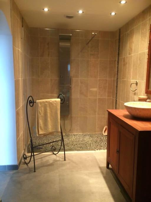 Appartement Sur La Colline Avec Acces Piscine Volx Kültér fotó