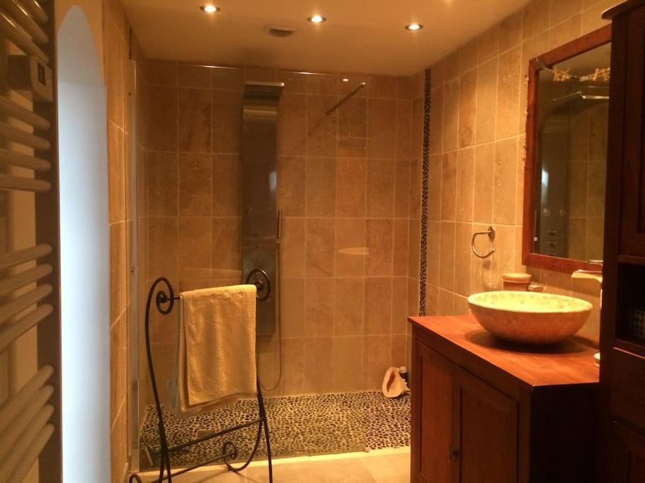 Appartement Sur La Colline Avec Acces Piscine Volx Kültér fotó